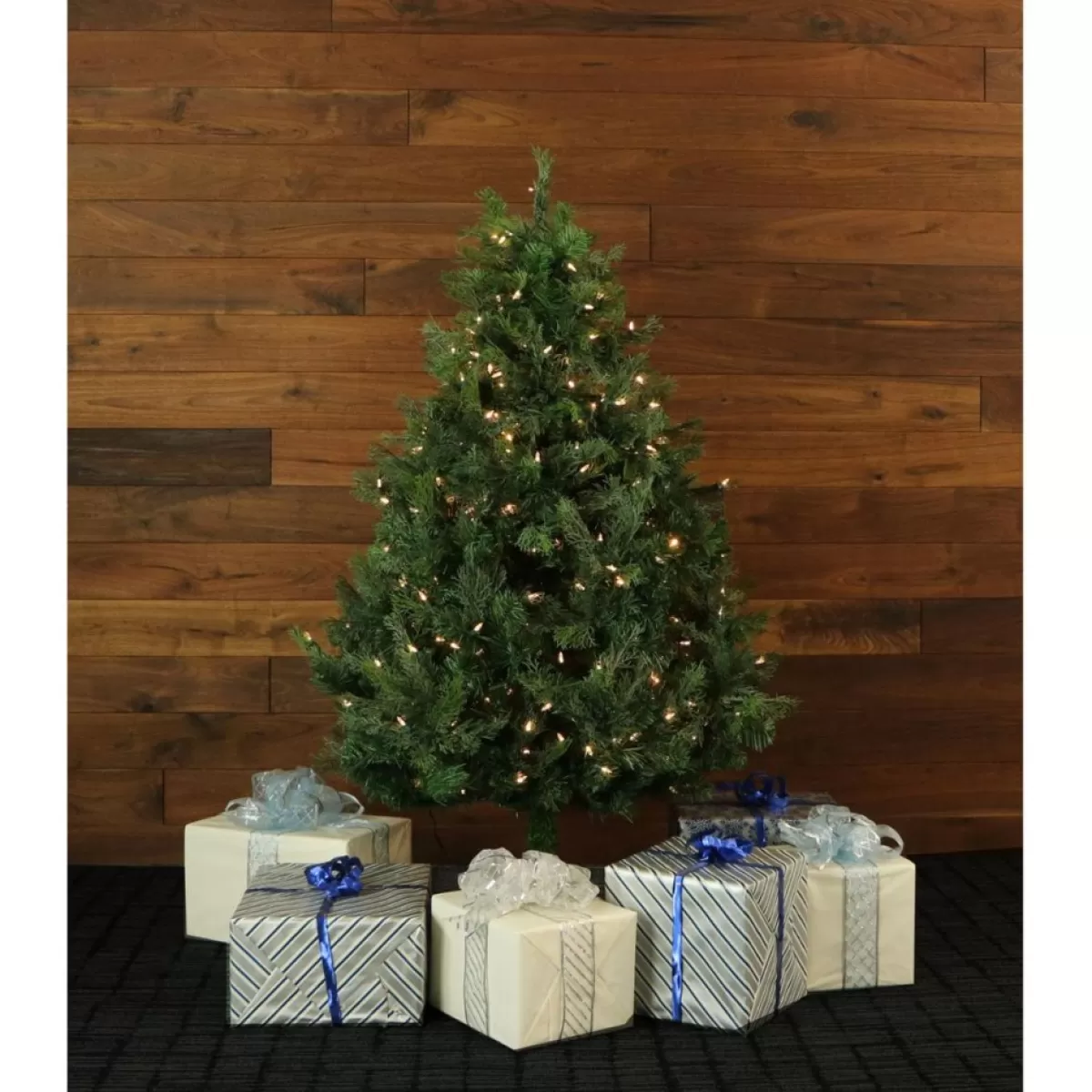 Fraiser Hill Farms Christmas Trees | 5-Ft. Northern Cedar Teardrop Christmas Tree With Clear Led Lights And Ez Connect