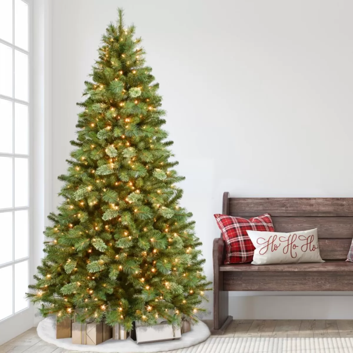 Puleo International Christmas Trees | 7.5' Pre-Lit Teton Pine Artificial Christmas Tree - 600 Clear Lights
