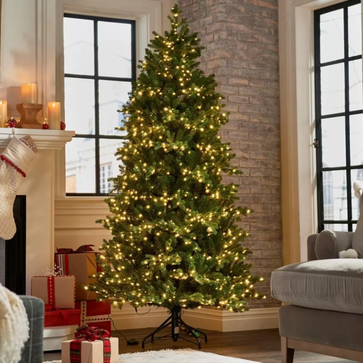 American Tree & Wreath™ Christmas Trees | American Tree & Wreath Tree With 600 Leds