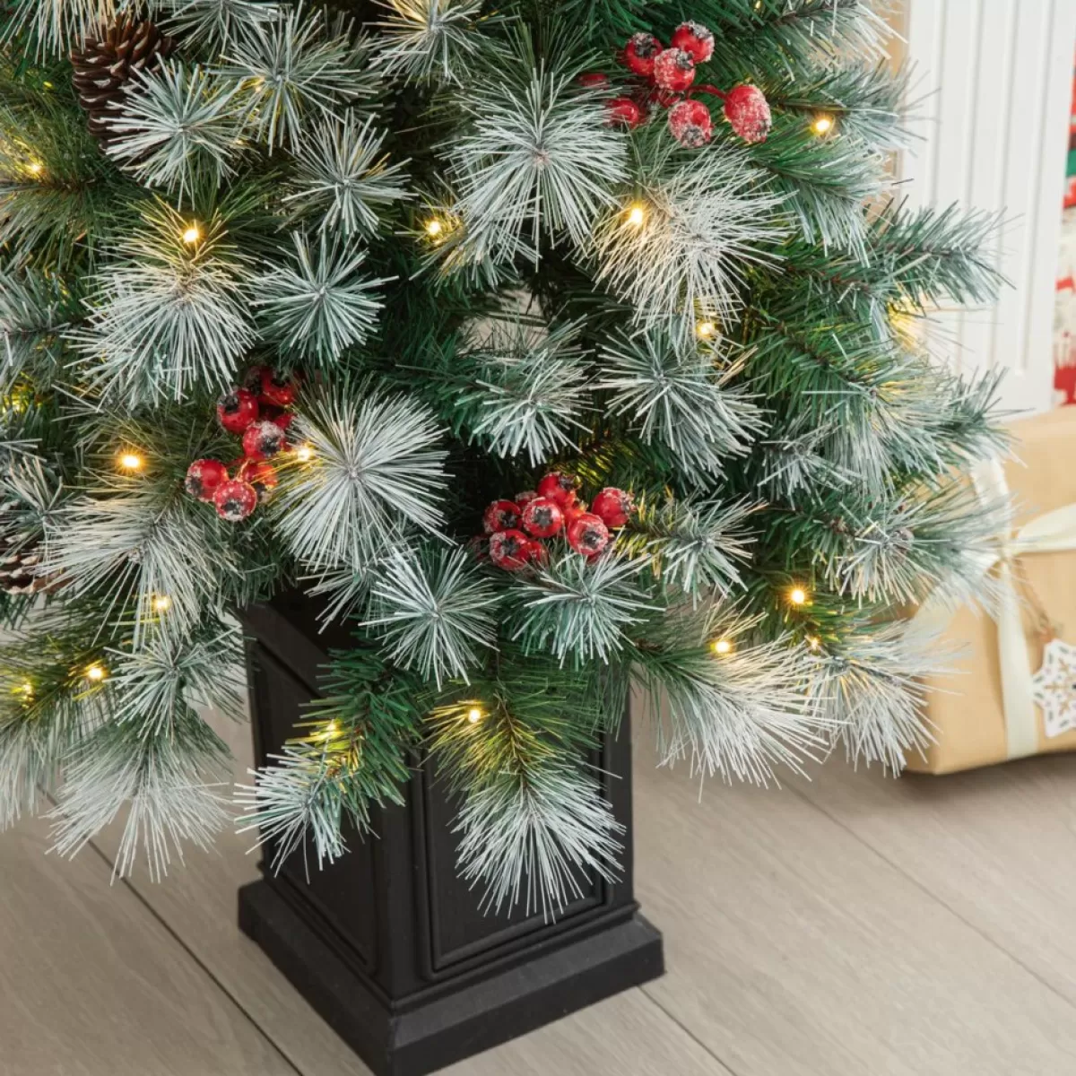 Glitzhome Christmas Trees | 5Ft Pre-Lit Artificial Christmas Porch Tree With Pinecones