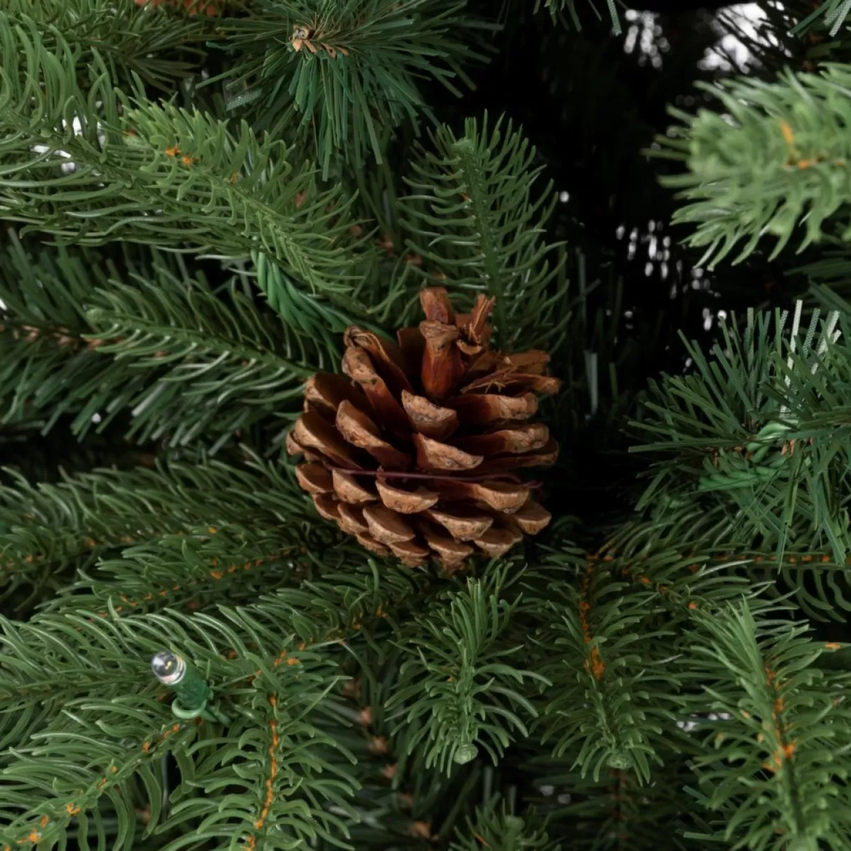 Glitzhome Christmas Trees | 7.5Ft Pre-Lit Green Fir Artificial Christmas Tree W/ 500 Led