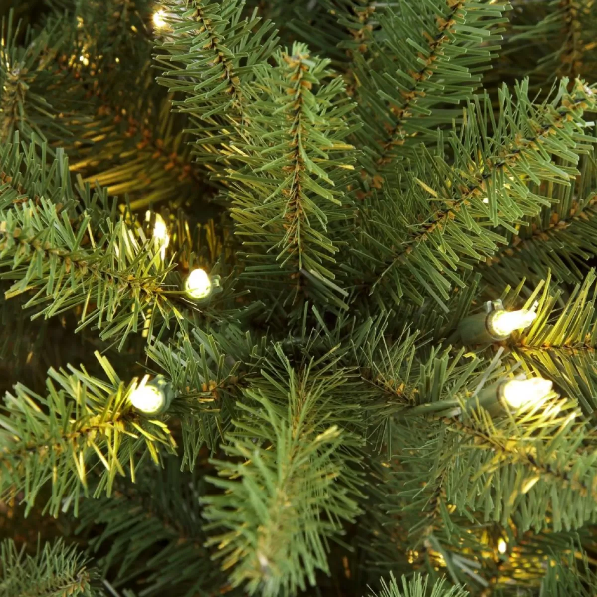 Puleo International Christmas Trees | Puleo 7.5' Franklin Fir Artificial Christmas Tree W/750 Clear Lights