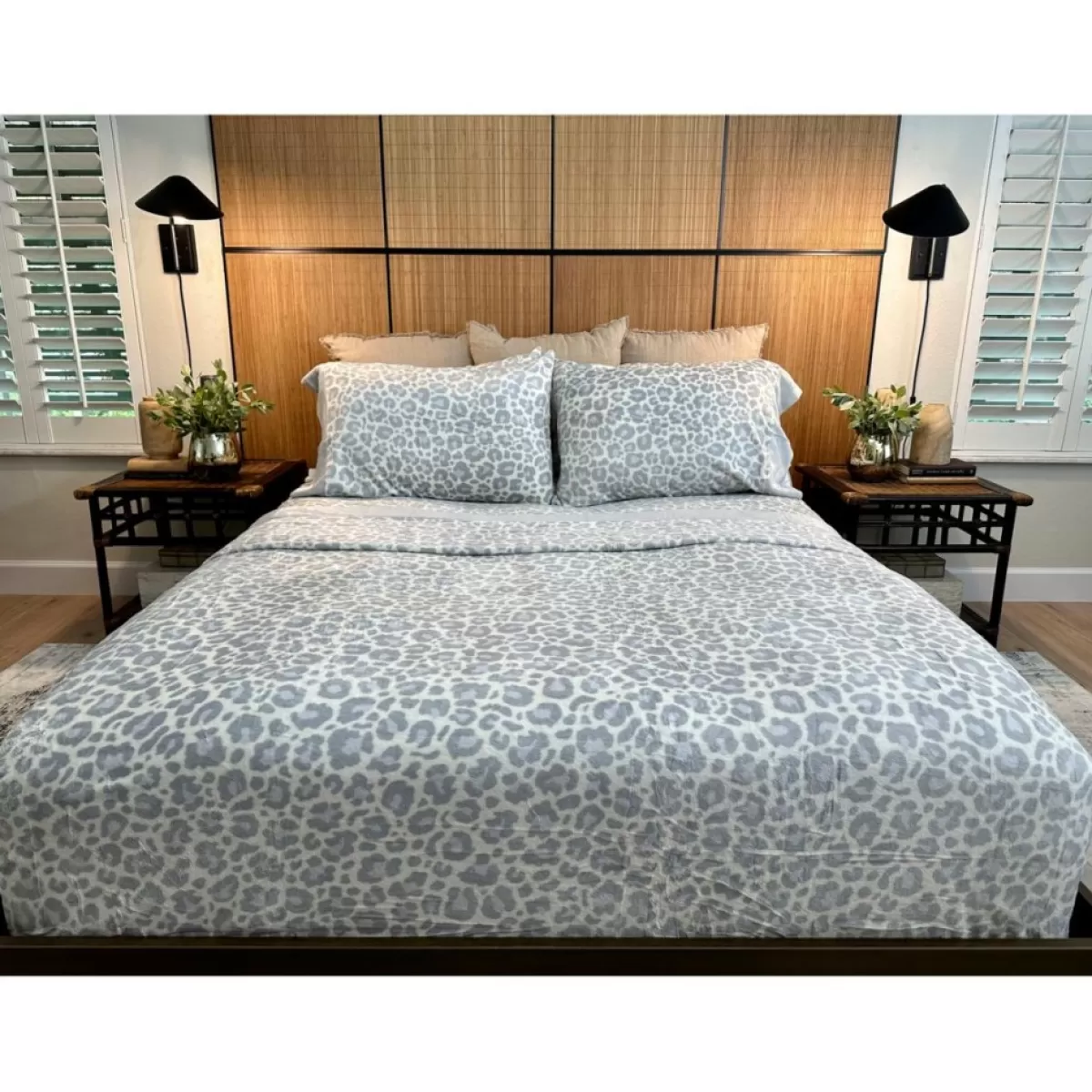Warm & Cozy Holiday Textiles | Glitter Hem Plush Sheet Set With Extra Pillowcases