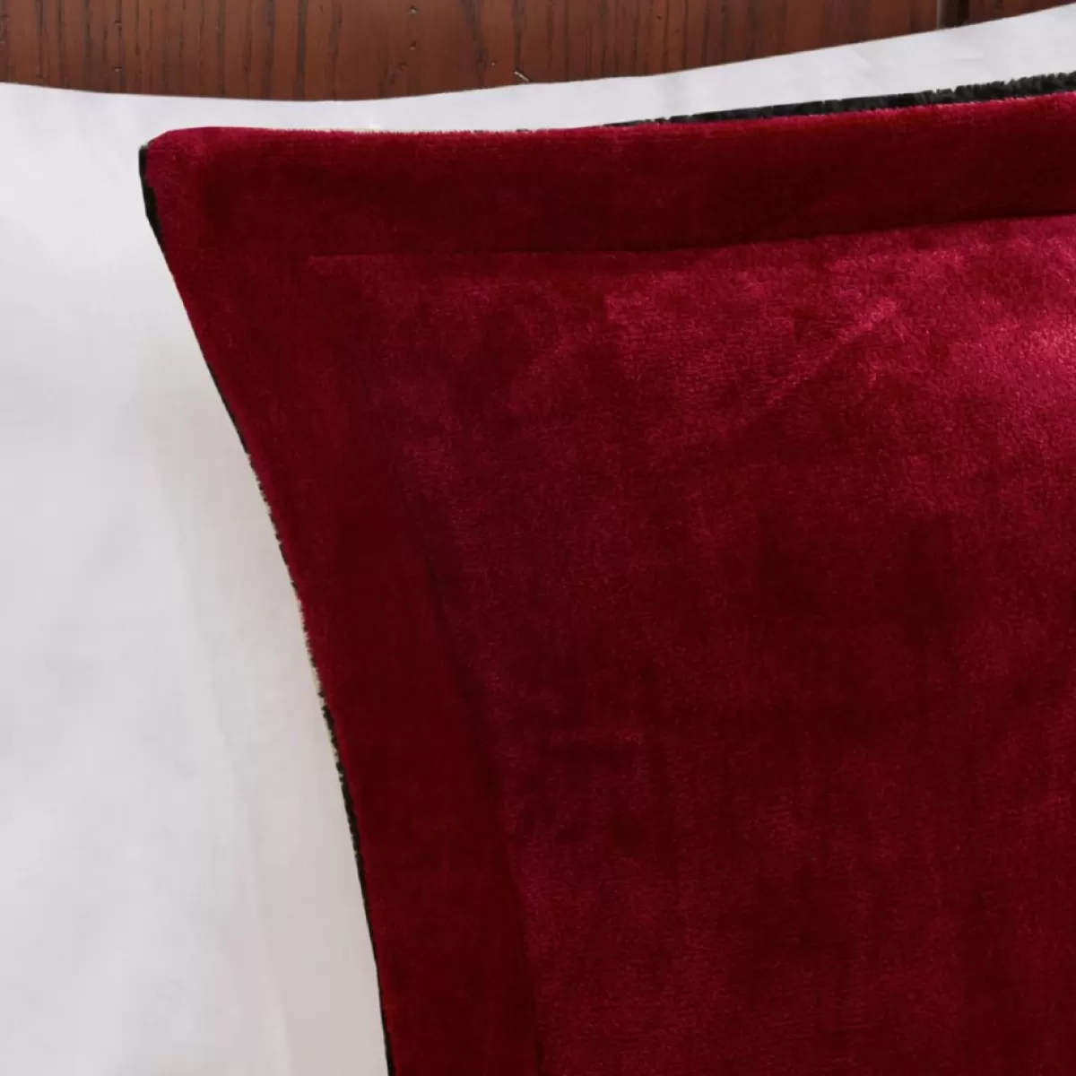 Woolrich Holiday Textiles | Alton 3-Piece Red/Black Plush To Sherpa Twin Comforter Set